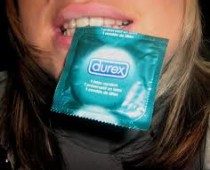 Производитель контрацептивов Durex вызвал у пользователей бурю негодования в связи с сальными шутками, появившимися в рекламной кампании Twitter